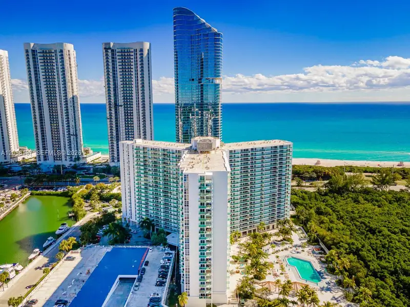 Condo located in Sunny Isles Beach, FL showcasing its design and architecture (Image 4).