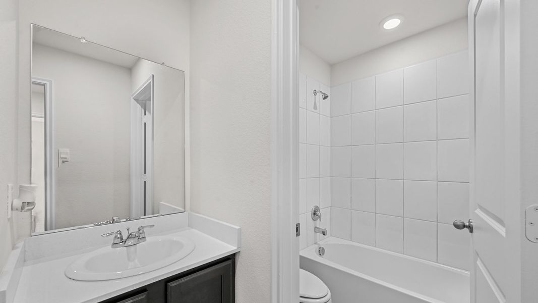Furnished interior view inside a new home in Saddlebrook, Waxahachie (Image 16).