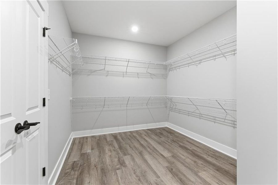 Spacious, unfurnished interior of a new home in , Dallas (Image 48).