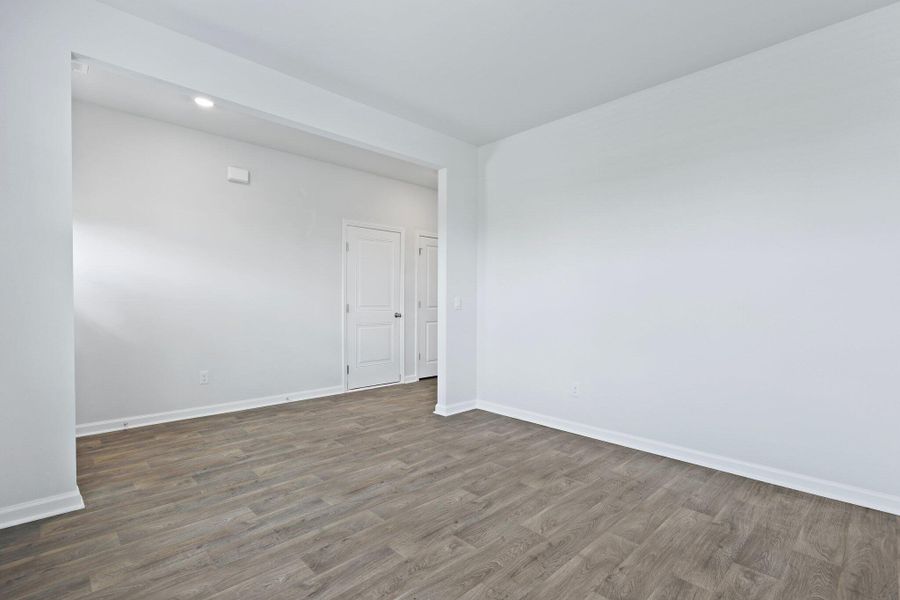 Spacious, unfurnished interior of a new home in Lakeview at Kitfield, Moncks Corner (Image 30).