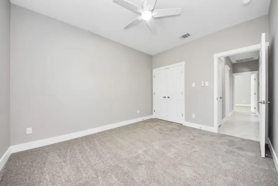 Spacious, unfurnished interior of a new home in , Baytown (Image 17).