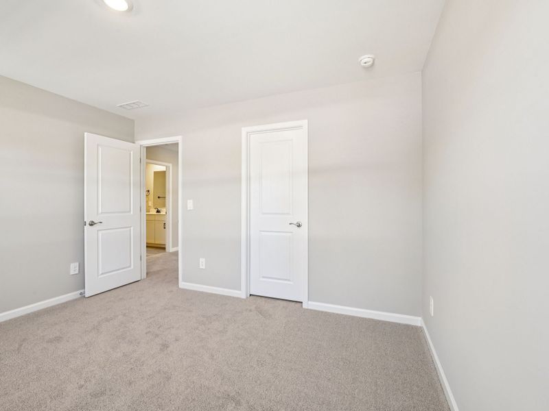 Spacious, unfurnished interior of a new home in Watkins Glen, Raleigh (Image 24).