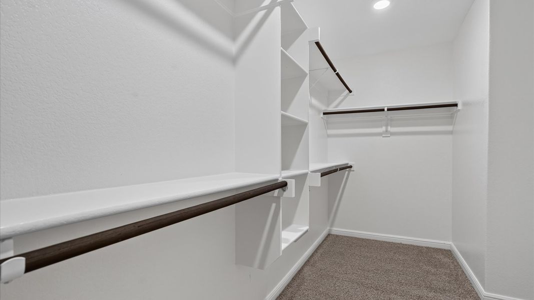 Spacious, unfurnished interior of a new home in Sandstone Estates, Granbury (Image 20).