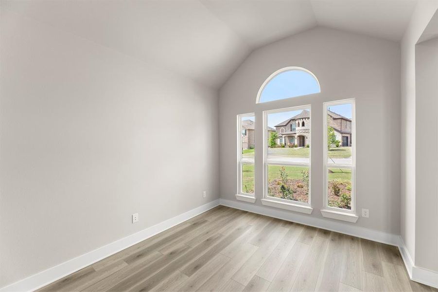 05. 941 Gold Finch - Dining