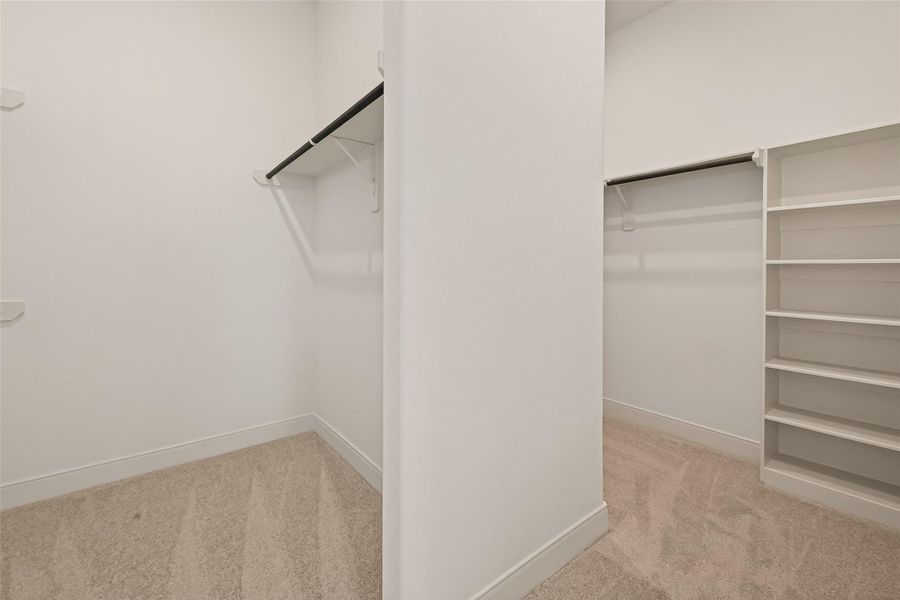 Spacious, unfurnished interior of a new home in Lago Mar, Texas City (Image 20).