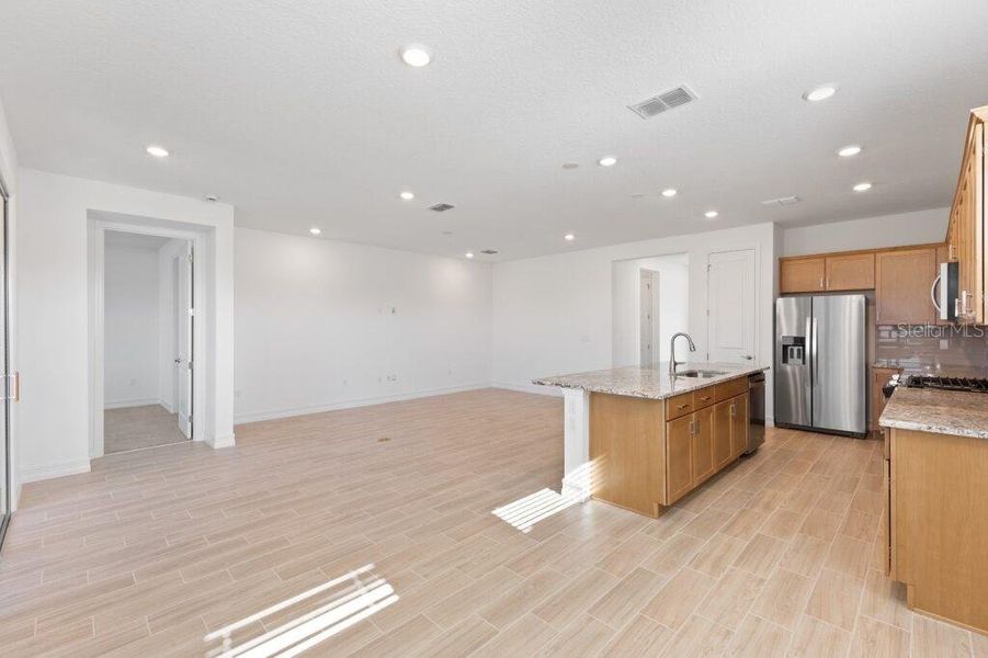 Spacious, unfurnished interior of a new home in Ocala Preserve, Ocala (Image 23).