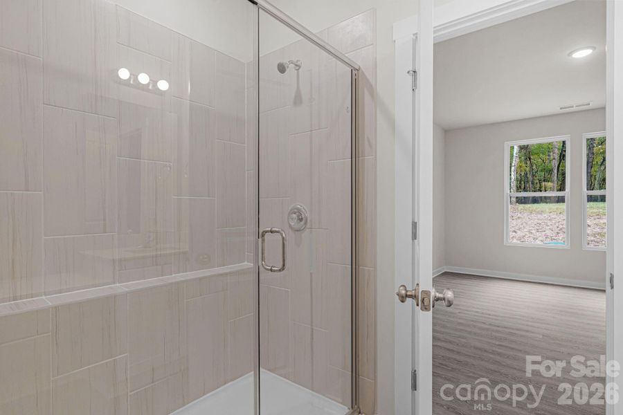 5624 Tipton - Primary bath