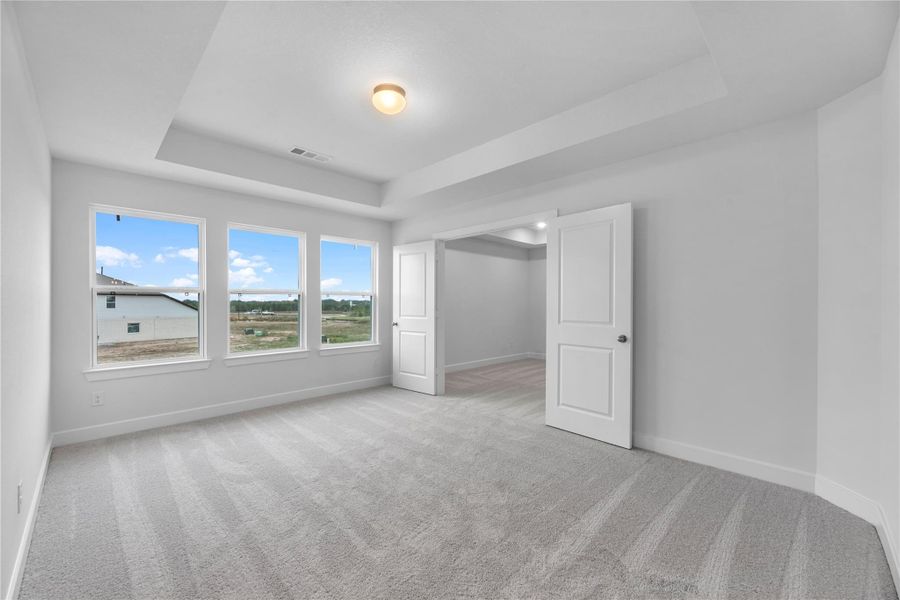 Representative image. Features, specifications, selections and colors may vary.