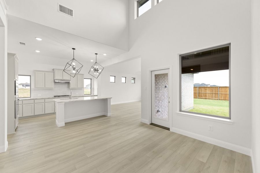 Spacious, unfurnished interior of a new home in Sutton Fields, Celina (Image 20).