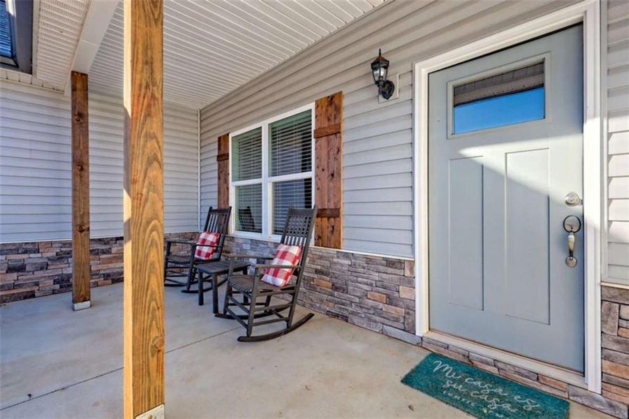 Exterior details and patio area of a home in , Eastanollee (Image 30).