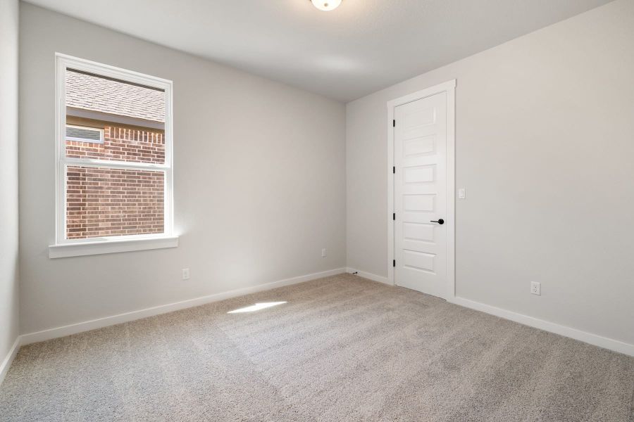 Spacious, unfurnished interior of a new home in Lariat, Liberty Hill (Image 41).