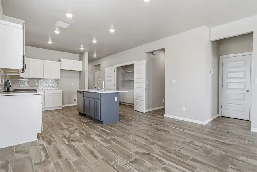 Furnished interior view inside a new home in Paseo del Este, El Paso (Image 15). Furnished interior view inside a new home in Paseo del Este, El Paso (Image 15).
