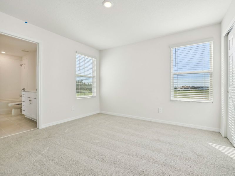Spacious, unfurnished interior of a new home in The Meadow at Crossprairie Townes, St. Cloud (Image 10).