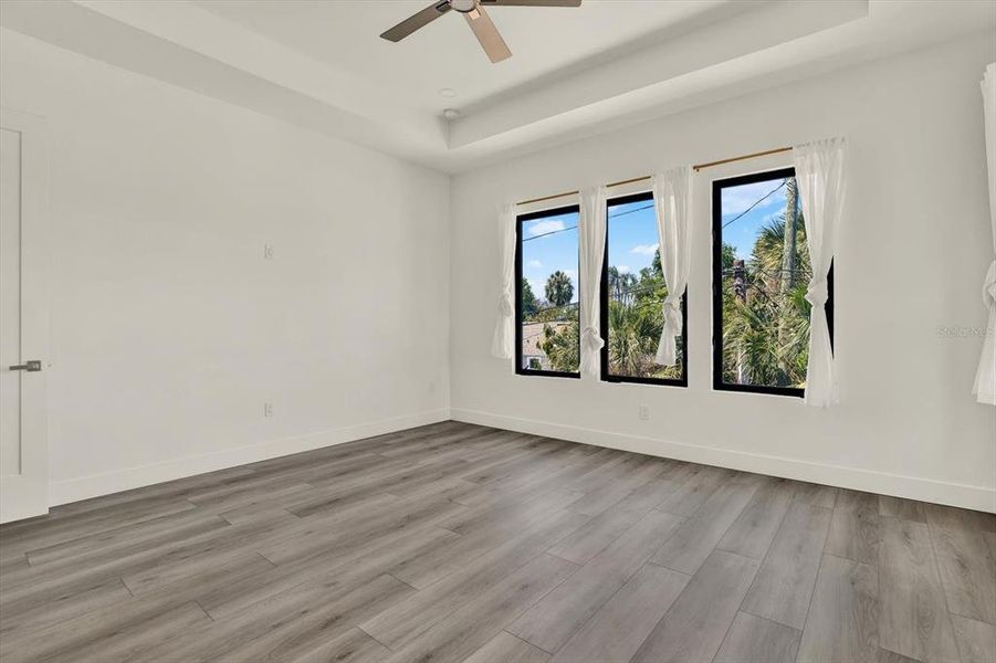 Spacious, unfurnished interior of a new home in , St. Petersburg (Image 24).