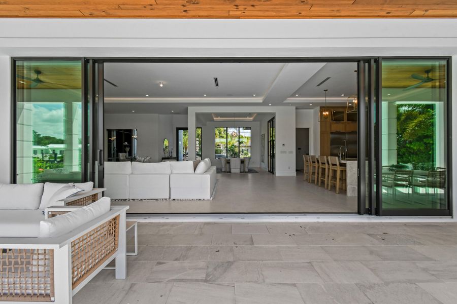 2408AzureCircle(102)