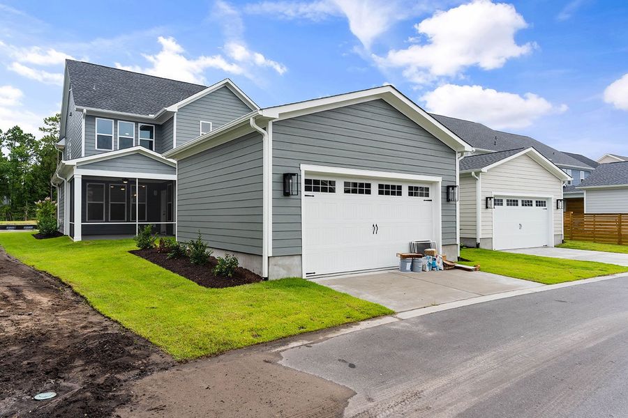 Representative exterior details of a home built from the The Berkley by RobuckHomes in East & Mason, Wilmington (Image 4).