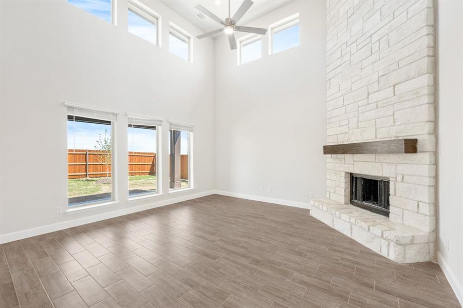 Spacious, unfurnished interior of a new home in The Oasis at North Grove 75-80, Waxahachie (Image 22). Spacious, unfurnished interior of a new home in The Oasis at North Grove 75-80, Waxahachie (Image 22).