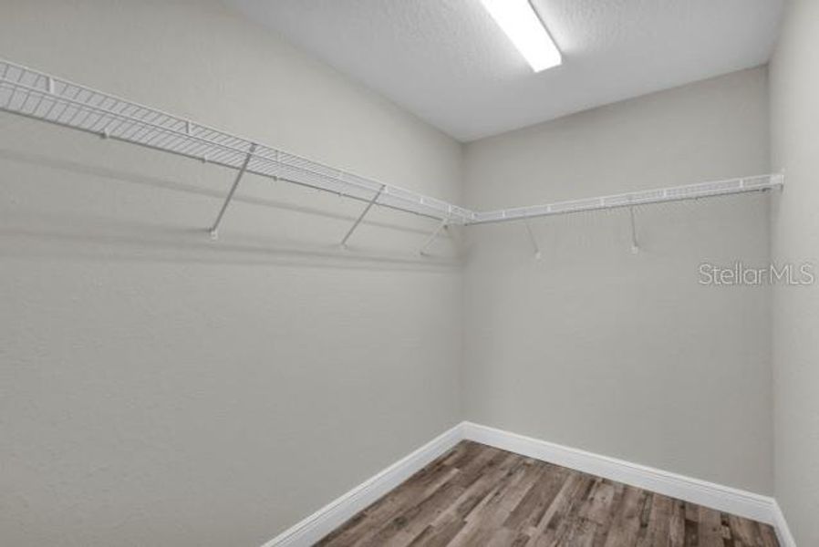 Spacious, unfurnished interior of a new home in , Ocala (Image 27).