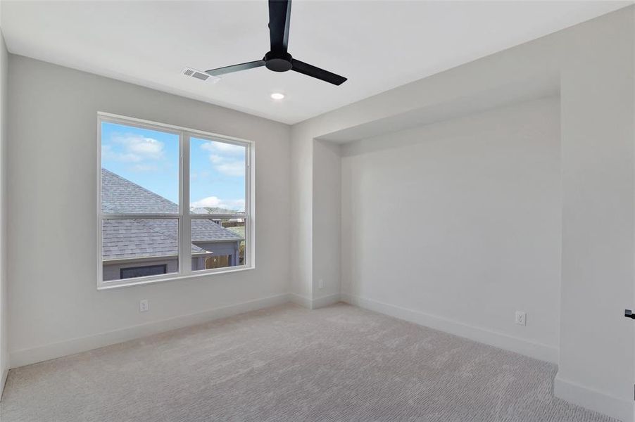 Spacious, unfurnished interior of a new home in , Aledo (Image 17).