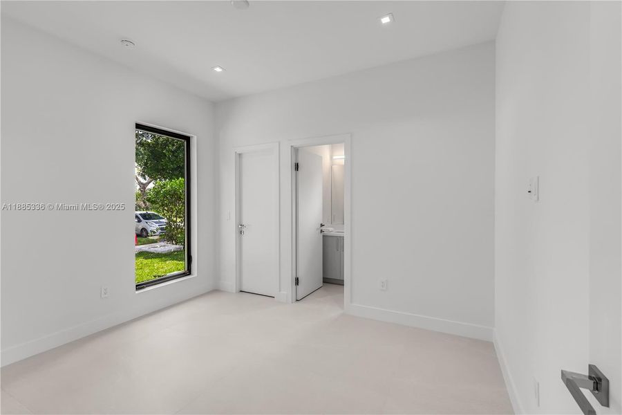 Spacious, unfurnished interior of a new home in , Miami Shores (Image 22).