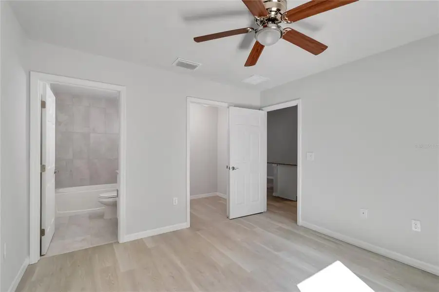 Spacious, unfurnished interior of a new home in , Williston (Image 26).