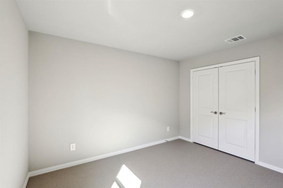 Photo is not of the actual home, but is an inspirational photo of builder’s model home and may depict options, furnishings, and/or decorator features that are not included. Photo is not of the actual home, but is an inspirational photo of builder’s model home and may depict options, furnishings, and/or decorator features that are not included.