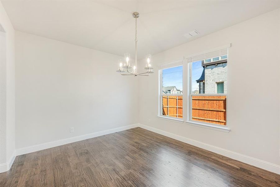 Spacious, unfurnished interior of a new home in Triple Diamond Ranch, Mansfield (Image 19).