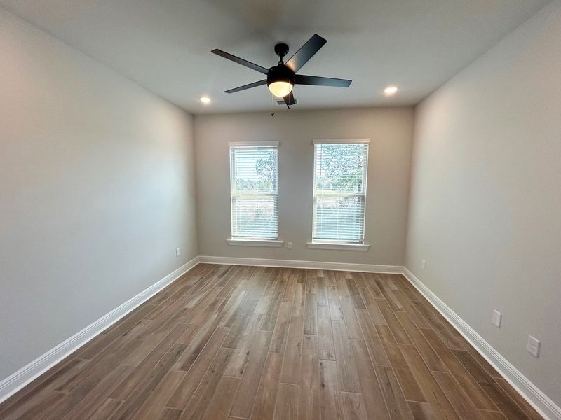 Spacious, unfurnished interior of a new home in The Bluffs at Lafayette, Freeport (Image 18).