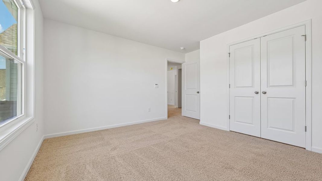 Spacious, unfurnished interior of a new home in Eagle Creek, Fuquay Varina (Image 30).