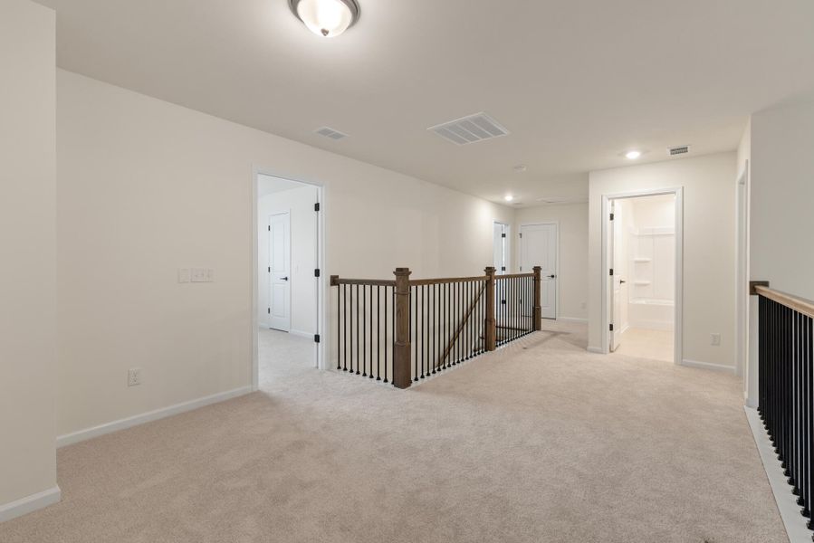 Spacious, unfurnished interior of a new home in Oakley Pointe, Moncks Corner (Image 32).
