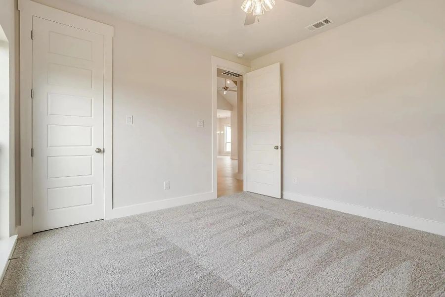 Representative unfurnished interior of a home built from the The Nathan by Elmwood Custom Homes in Ranch at Stone Hill, Waxahachie (Image 37).