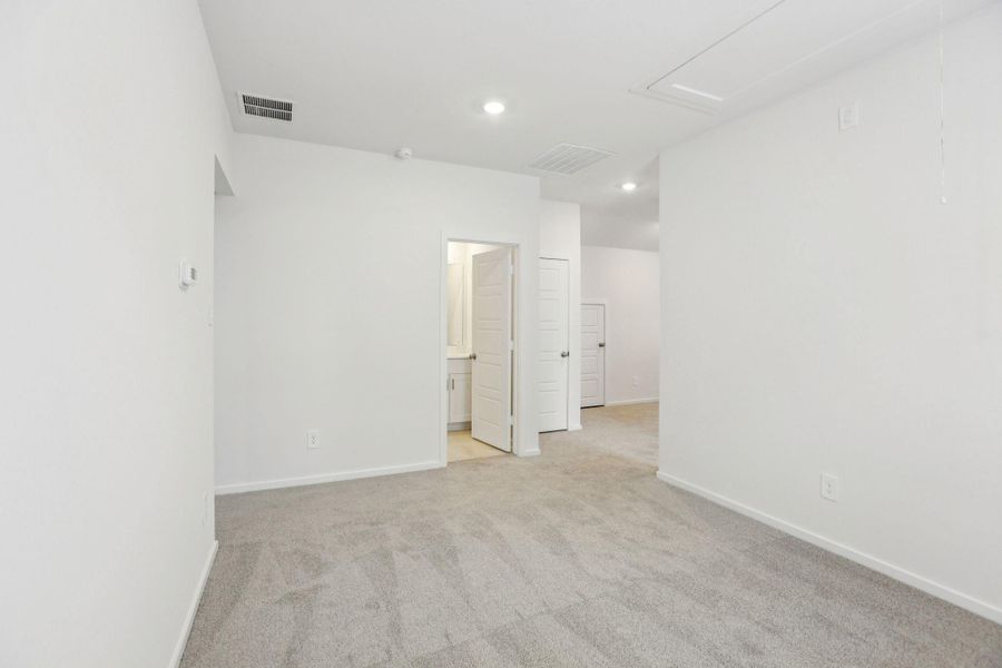 Spacious, unfurnished interior of a new home in Southwinds, Baytown (Image 38). Spacious, unfurnished interior of a new home in Southwinds, Baytown (Image 38).