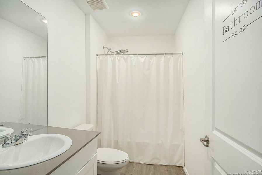 Furnished interior view inside a new home in Mission del Lago: Watermill Collection, San Antonio (Image 9). Furnished interior view inside a new home in Mission del Lago: Watermill Collection, San Antonio (Image 9).