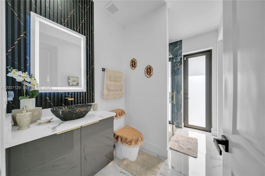 Furnished interior view inside a new home in , Cape Coral (Image 6).