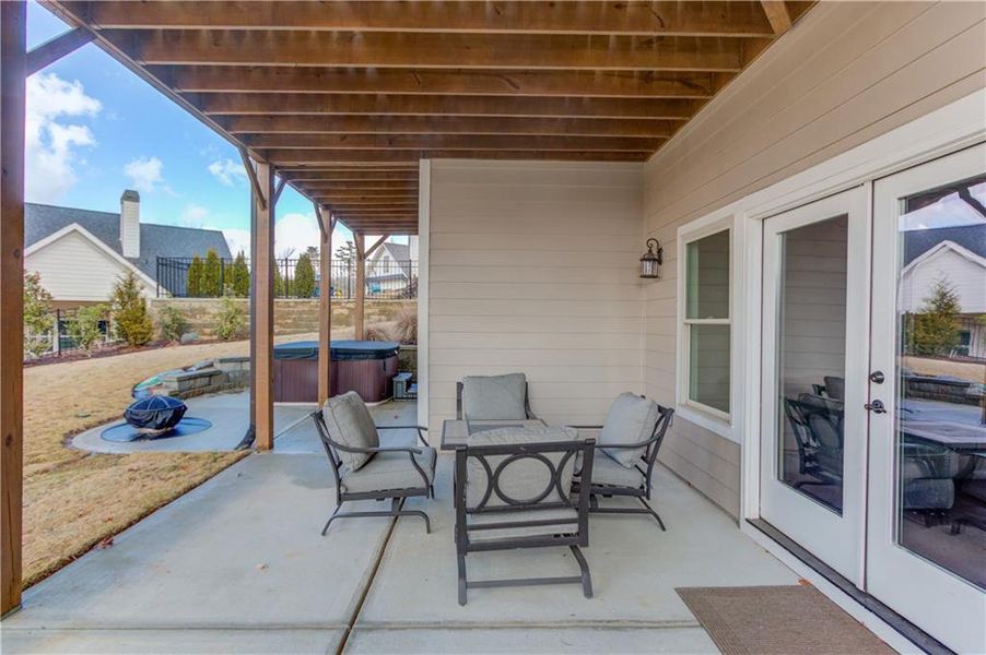 Exterior details and patio area of a home in , Gainesville (Image 25).