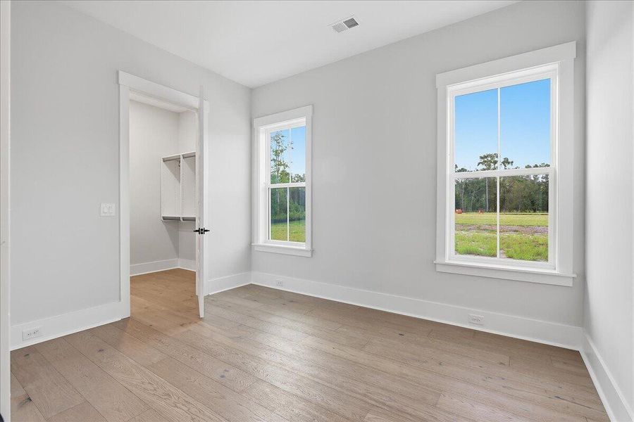 Spacious, unfurnished interior of a new home in , Summerville (Image 19).