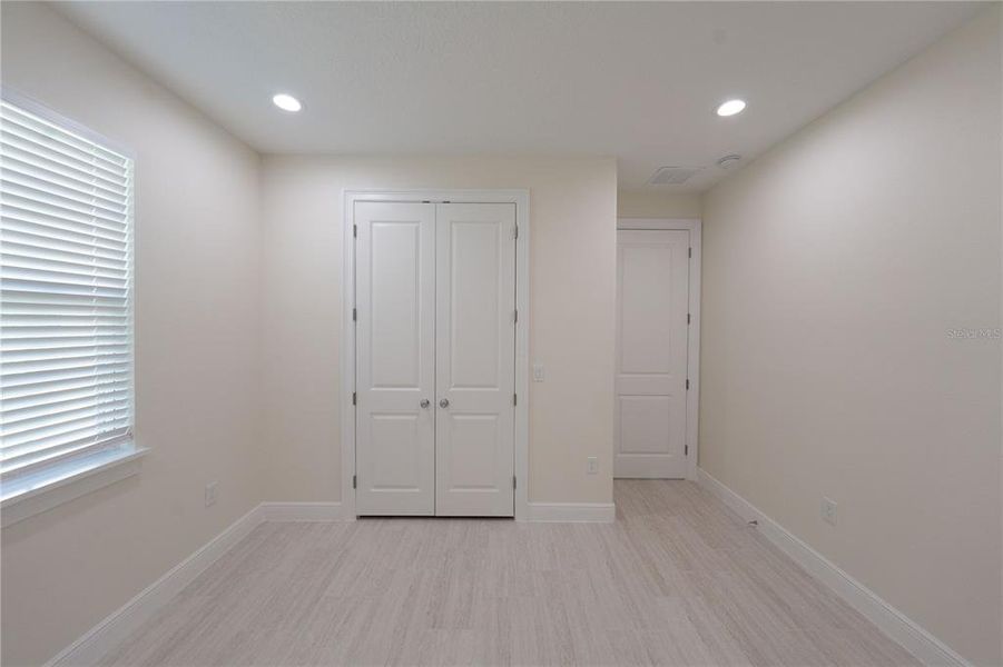 Spacious, unfurnished interior of a new home in , Summerfield (Image 38).