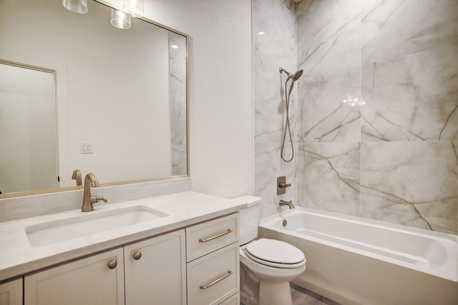 2nd bathroom 2nd bathroom