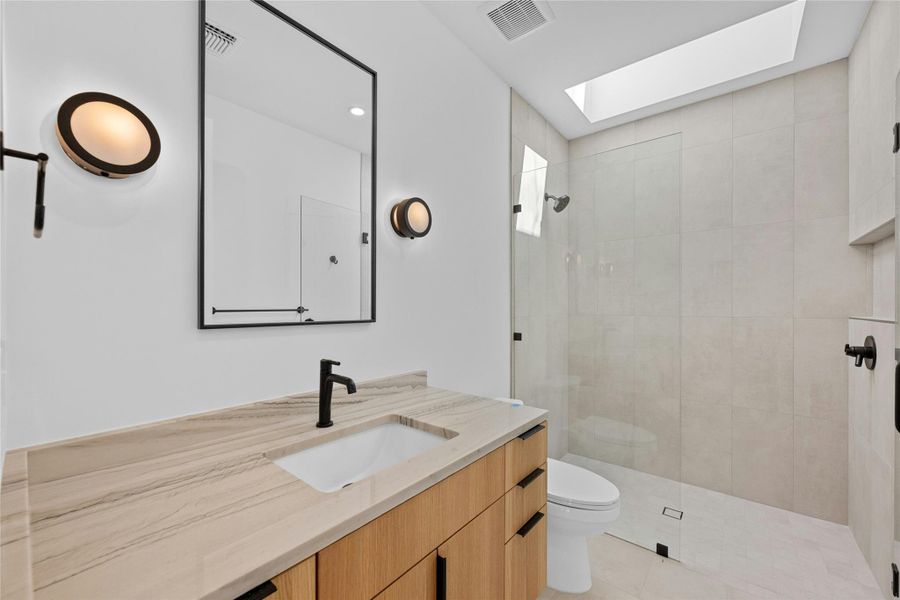 Ensuite bathroom in the second bedroom