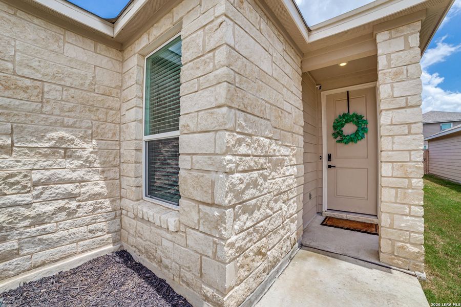 Exterior details and patio area of a home in , San Antonio (Image 20).