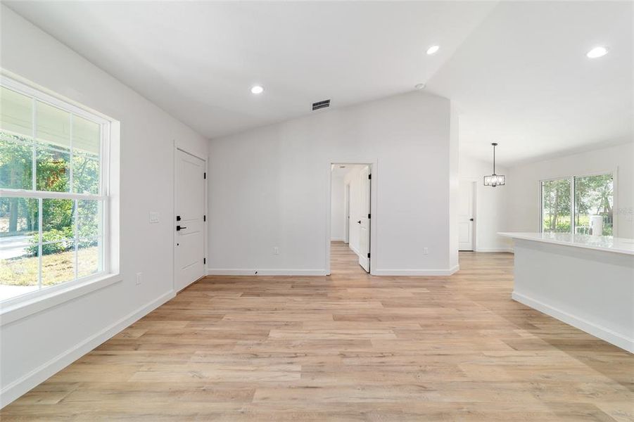 Spacious, unfurnished interior of a new home in , Ocala (Image 15).