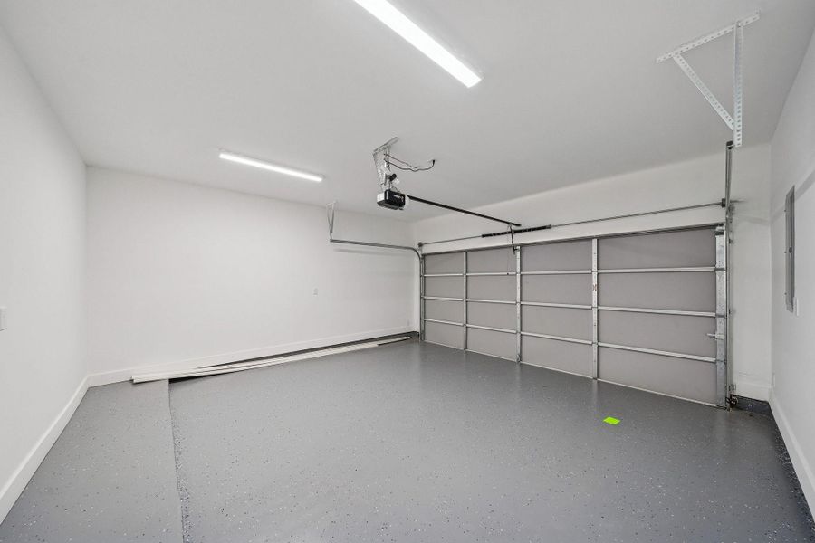 Spacious, unfurnished interior of a new home in , Houston (Image 27).