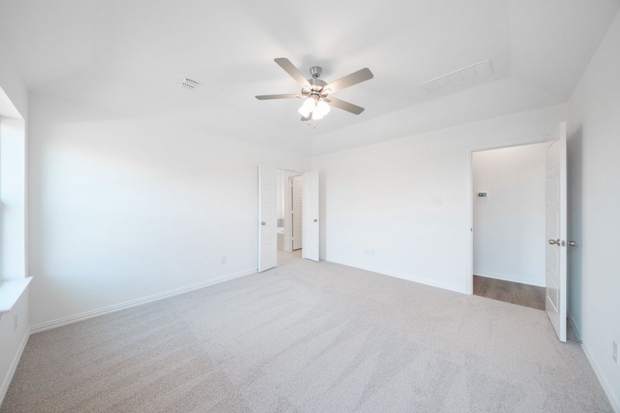 Spacious, unfurnished interior of a new home in Whitewing Trails, Princeton (Image 18). Spacious, unfurnished interior of a new home in Whitewing Trails, Princeton (Image 18).