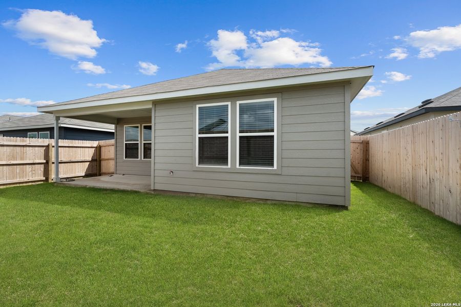 Exterior details and patio area of a home in Cinco Lakes, San Antonio (Image 3).