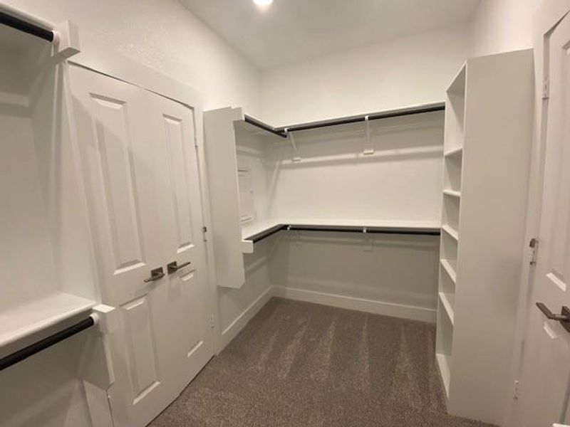 sales - 1908 Vittoria - spec - main closet2