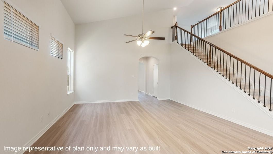 Spacious, unfurnished interior of a new home in Brookstone Creek, San Antonio (Image 19).