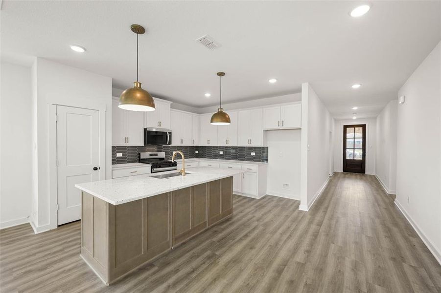 12_433 Wabash- Kitchen-2 12_433 Wabash- Kitchen-2