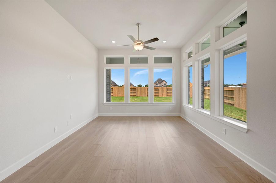 Spacious, unfurnished interior of a new home in Grange - Reserve Collection, Katy (Image 26).
