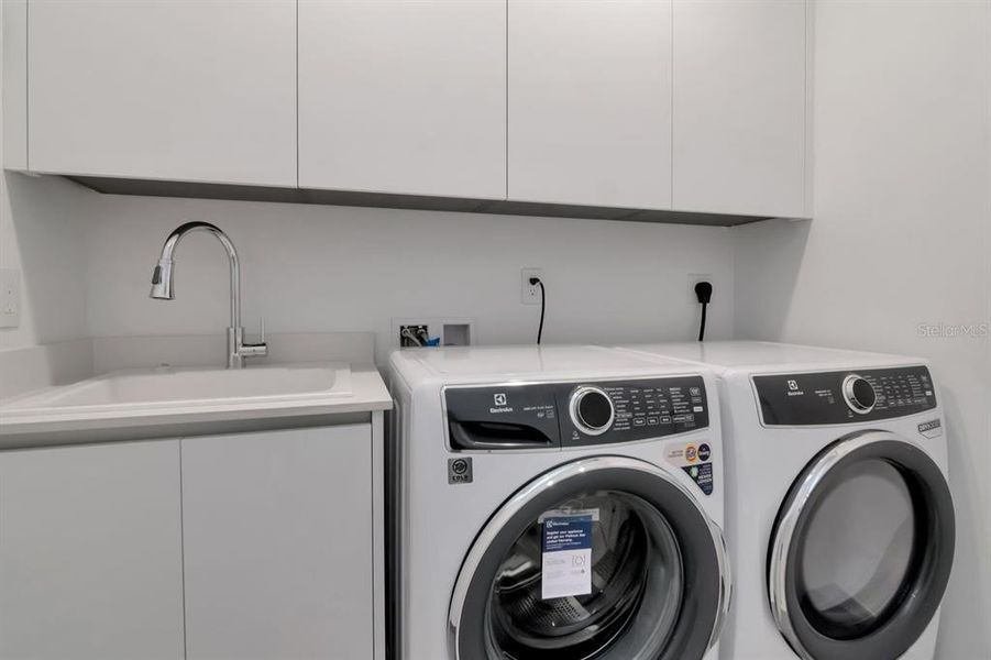 Close-up of interior finishes inside a home in , Tampa (Image 20).