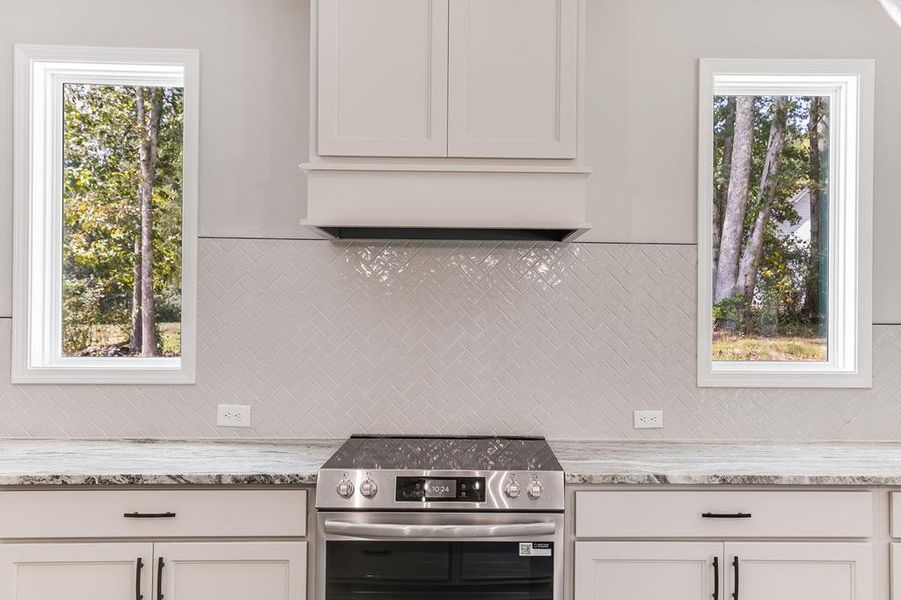 Image 42 of a home in LOVVORN ESTATES.